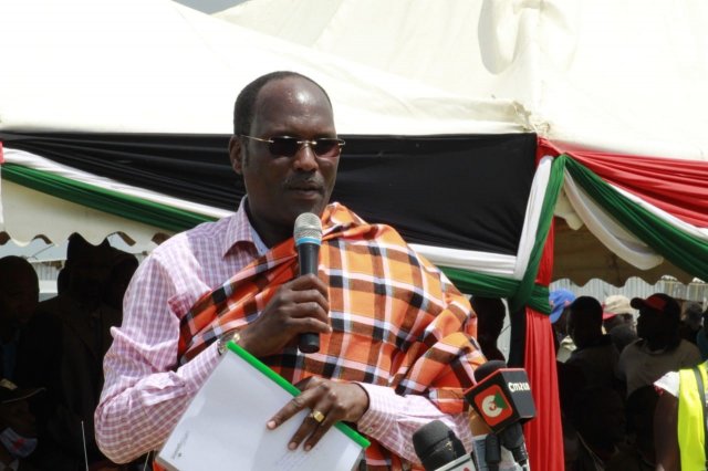 Commissioner Sam Kona addressing residents of Narok County during the International Day of Peace celebrations at Oloshapani Grounds, Narok town, Narok County on 21st September, 2020